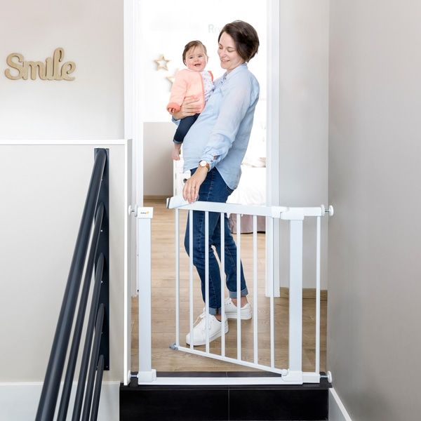 Safety 1st SecureTech Flat Step Safety Metal Gate with Thin Step Over Bar (73 to 80cm) - White - Image 3