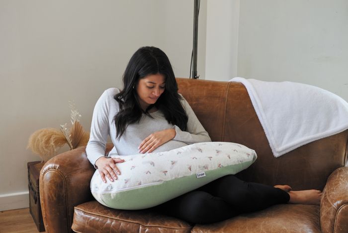 Tineo 2-in-1 Maternity Cushion - Sage Green - Image 10