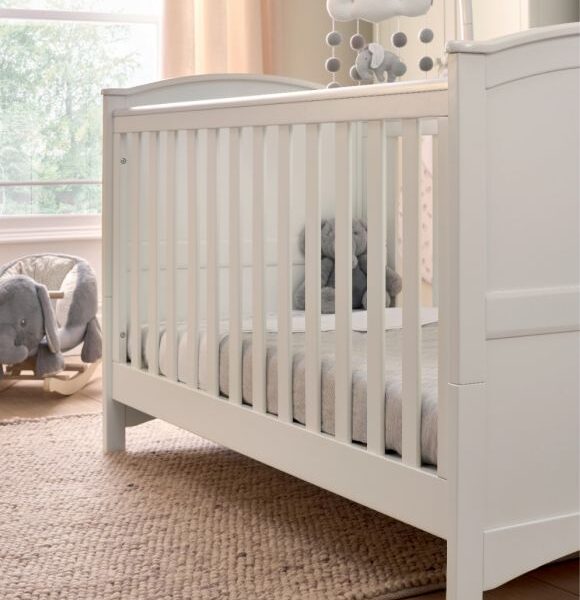 Mamas & Papas Flyn White Cot Bed – Converts to Toddler Bed
