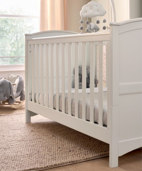 Mamas & Papas Flyn White Cot Bed – Converts to Toddler Bed